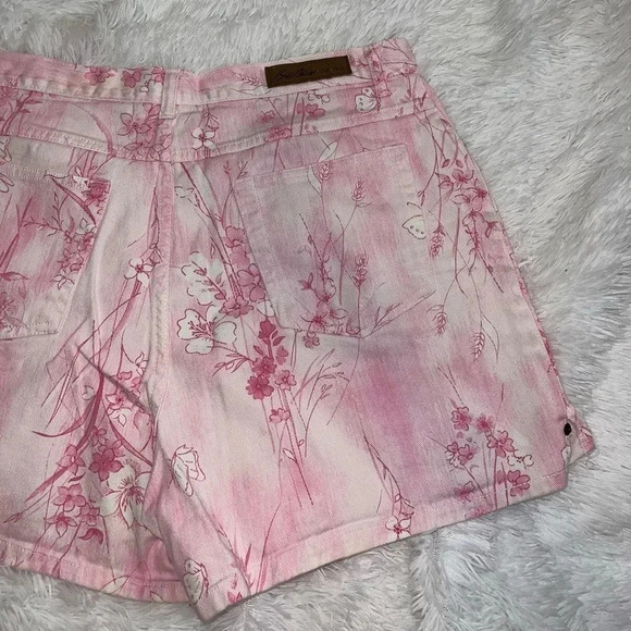 bill blass Pants - Bill Blass Vintage Floral Butterfly Print Pink 90’s Mom Short size 14 Y2K
